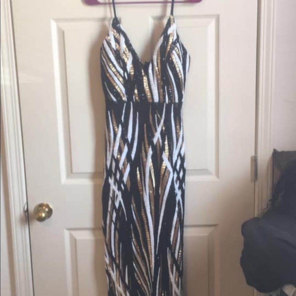 Dresses - Picture 1 of 1